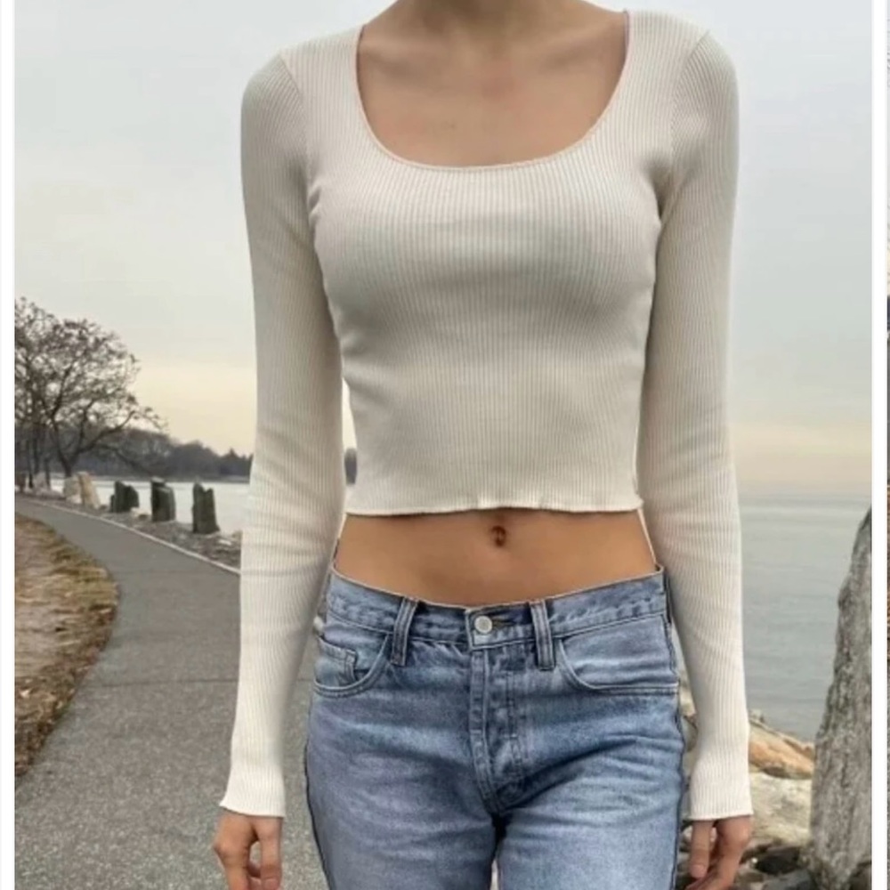 Brandy Melville MCKENNA RIBBED CROP TOP